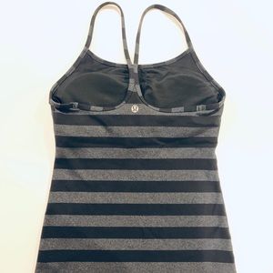 Lululemon padded athletic tank top Sz 4 EUC
